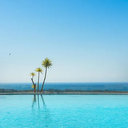 2-bedroom Penthouse With Panoramic Scenery