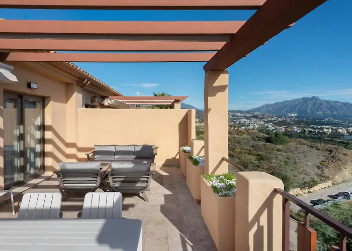 2-bedroom Penthouse With Panoramic Scenery Apartment