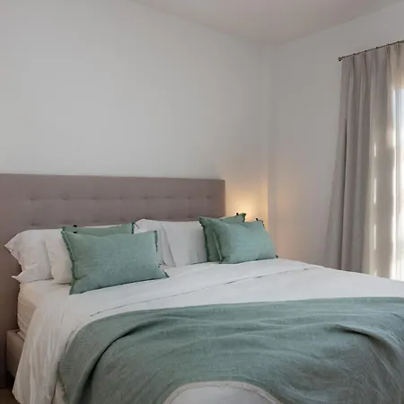 Apartment 2-bedroom Penthouse With Panoramic Scenery