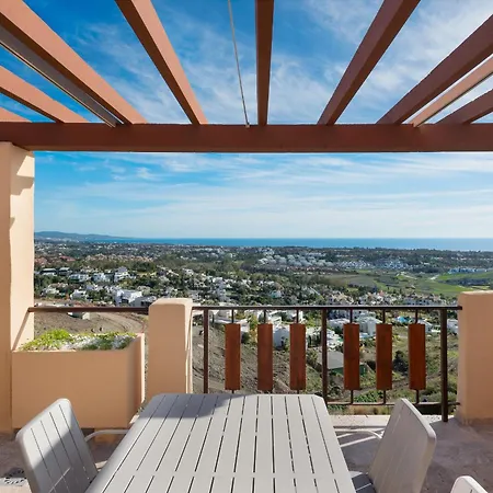 2-bedroom Penthouse With Panoramic Scenery Apartment