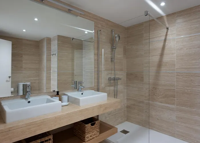 2-bedroom Penthouse With Panoramic Scenery * Εστεπόνα