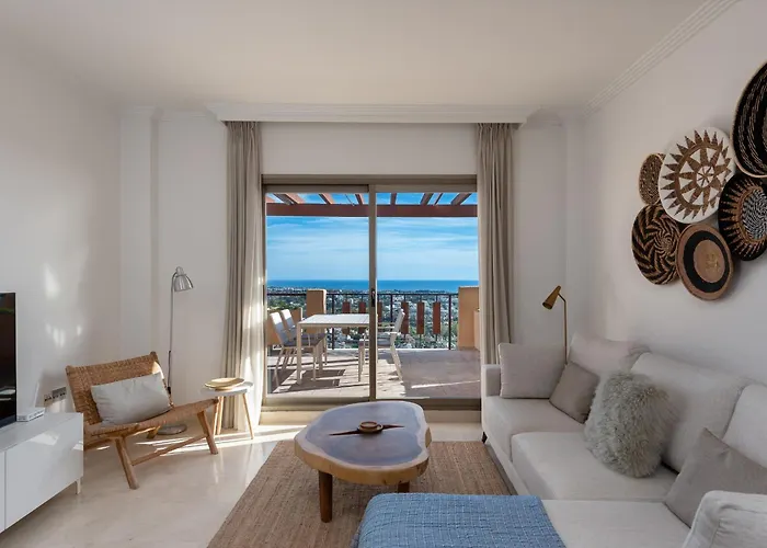 2-bedroom Penthouse With Panoramic Scenery Εστεπόνα