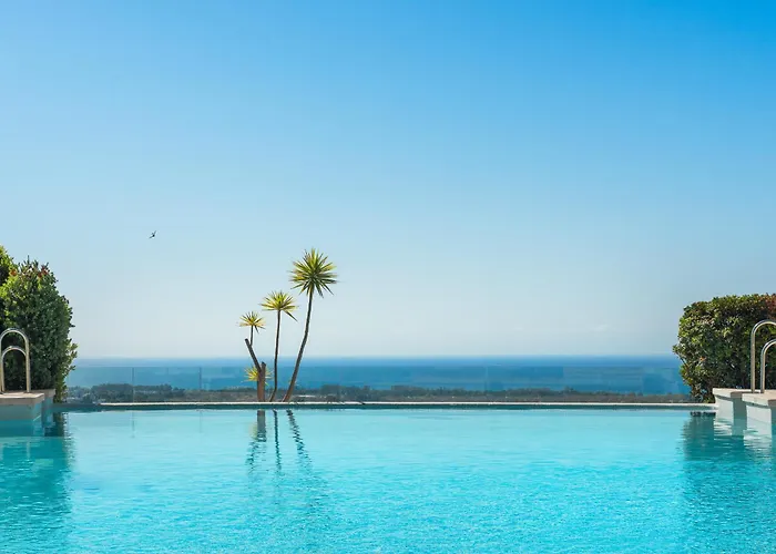 2-bedroom Penthouse With Panoramic Scenery